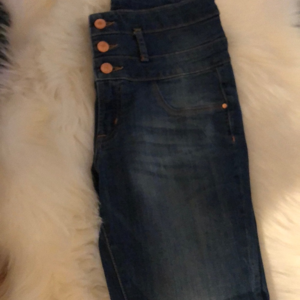 High waisted jeans